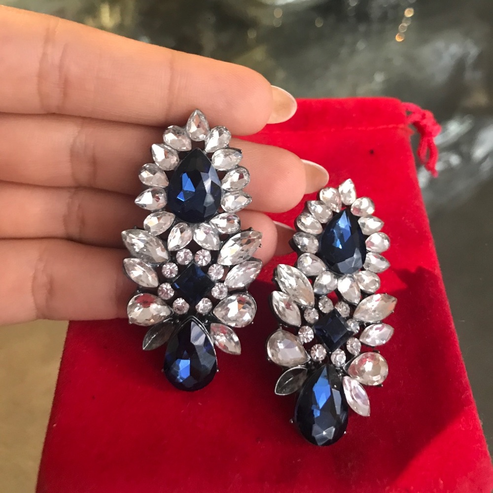 GORGEOUS DIAMOND EARRINGS!